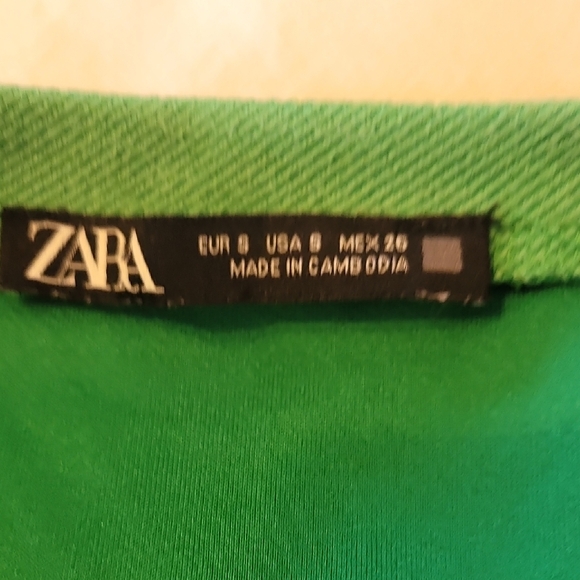 Zara Vibrant Green Dress - Picture 2 of 7